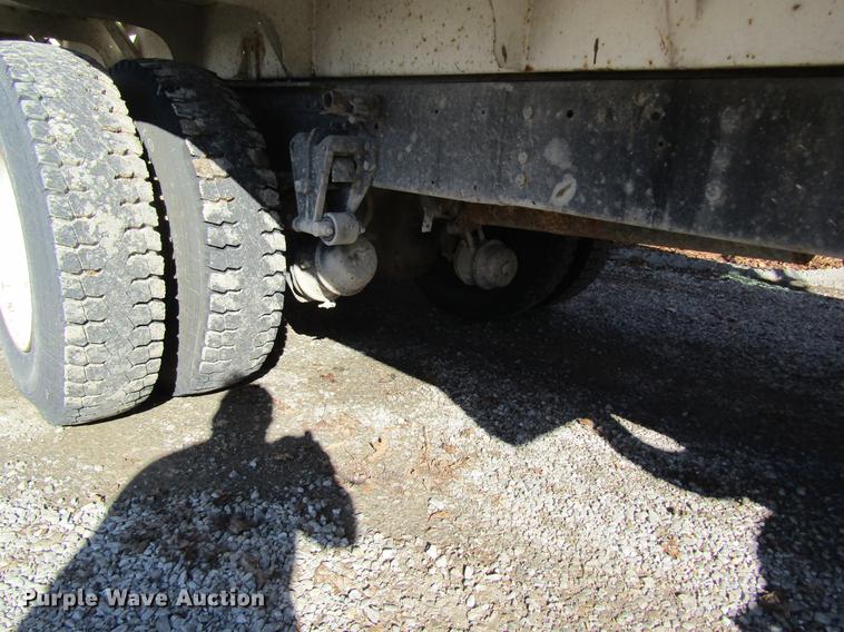 image for item DB5977 1999 International Eagle 9400 dry fertilizer tender truck