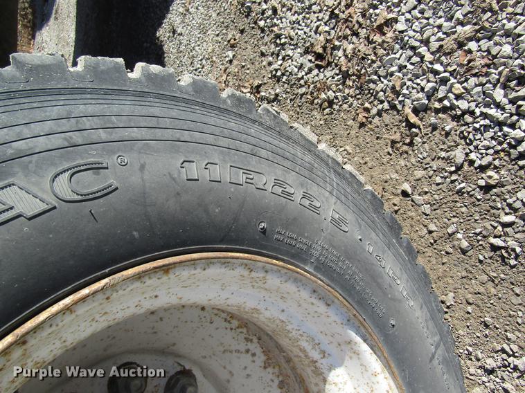 image for item DB5977 1999 International Eagle 9400 dry fertilizer tender truck