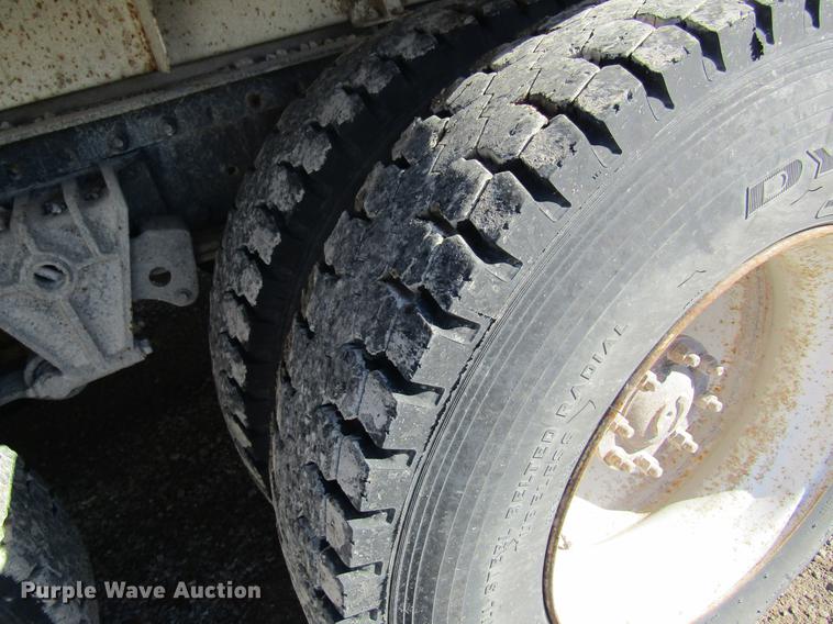 image for item DB5977 1999 International Eagle 9400 dry fertilizer tender truck