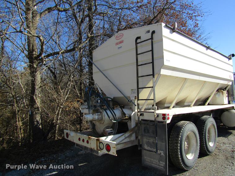 image for item DB5977 1999 International Eagle 9400 dry fertilizer tender truck
