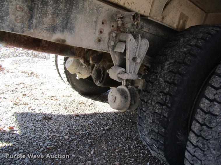 image for item DB5977 1999 International Eagle 9400 dry fertilizer tender truck