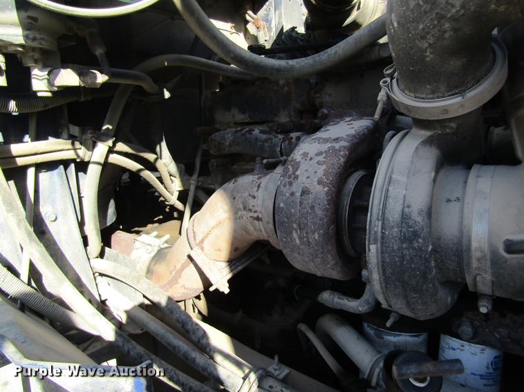 image for item DB5977 1999 International Eagle 9400 dry fertilizer tender truck