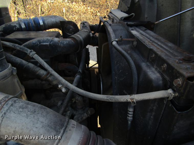 image for item DB5977 1999 International Eagle 9400 dry fertilizer tender truck