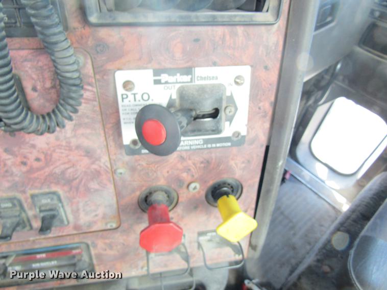 image for item DB5977 1999 International Eagle 9400 dry fertilizer tender truck