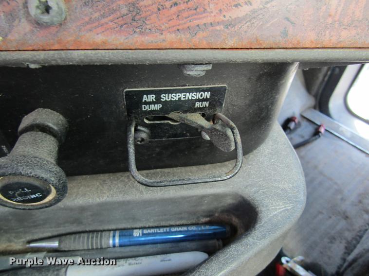 image for item DB5977 1999 International Eagle 9400 dry fertilizer tender truck