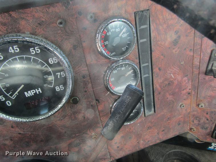 image for item DB5977 1999 International Eagle 9400 dry fertilizer tender truck