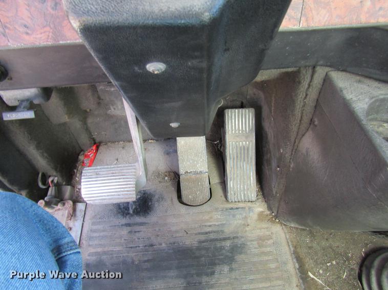 image for item DB5977 1999 International Eagle 9400 dry fertilizer tender truck