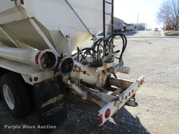 image for item DB5978 1994 International 9400 dry fertilizer tender truck