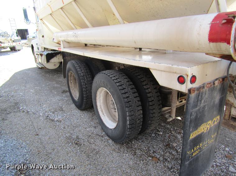 image for item DB5978 1994 International 9400 dry fertilizer tender truck