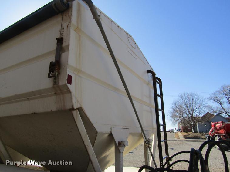 image for item DB5978 1994 International 9400 dry fertilizer tender truck