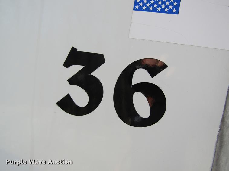 image for item DB5978 1994 International 9400 dry fertilizer tender truck