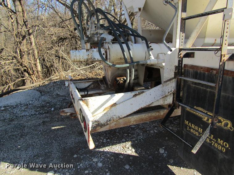 image for item DB5978 1994 International 9400 dry fertilizer tender truck