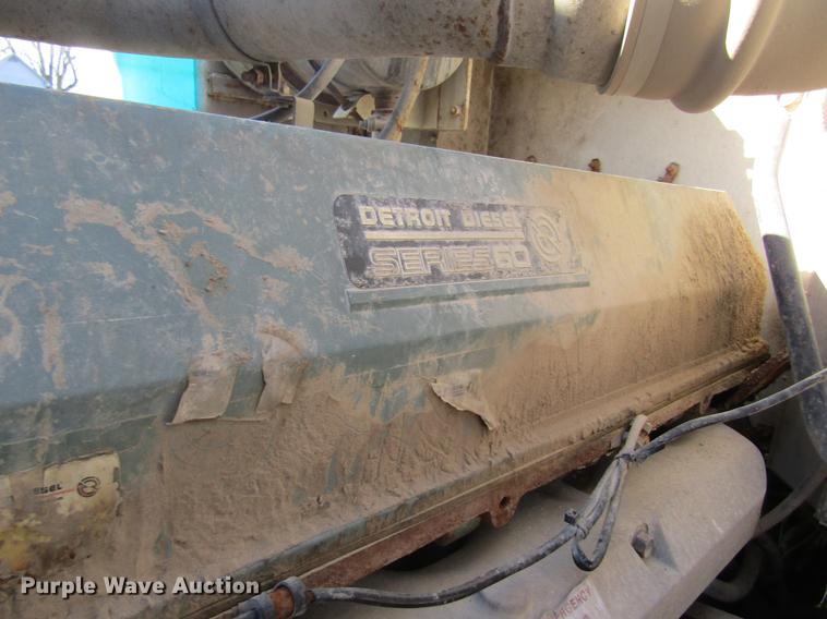 image for item DB5978 1994 International 9400 dry fertilizer tender truck