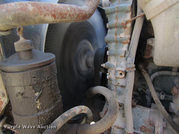 image for item DB5978 1994 International 9400 dry fertilizer tender truck