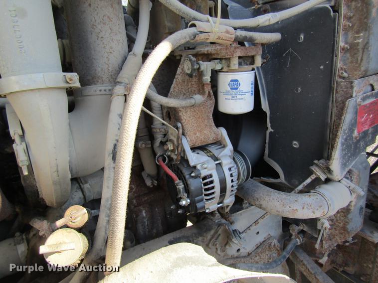 image for item DB5978 1994 International 9400 dry fertilizer tender truck