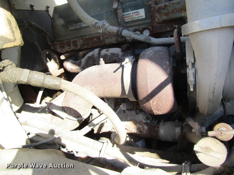 image for item DB5978 1994 International 9400 dry fertilizer tender truck