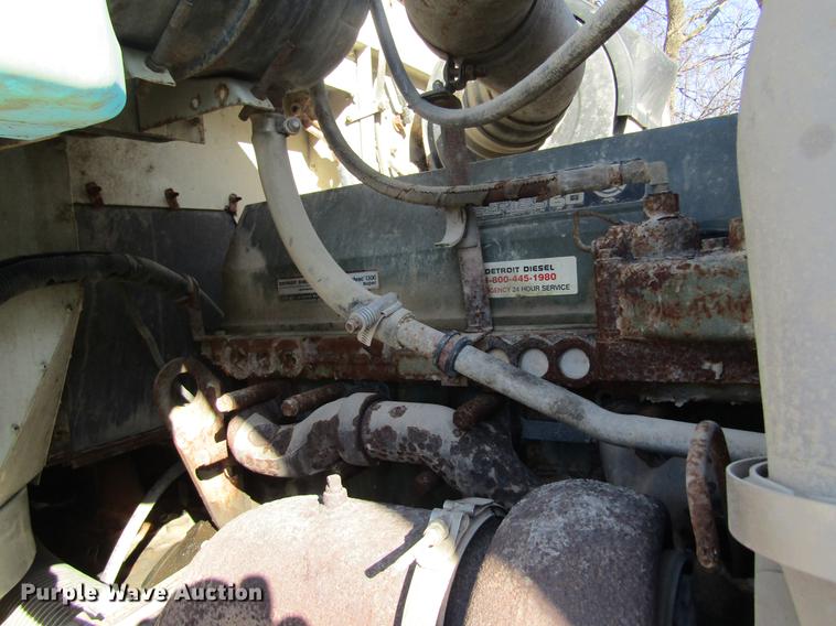 image for item DB5978 1994 International 9400 dry fertilizer tender truck