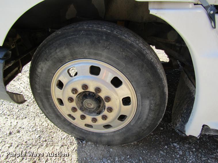 image for item DB5980 1994 International 9200 dry fertilizer tender truck