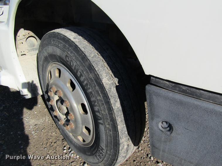 image for item DB5980 1994 International 9200 dry fertilizer tender truck