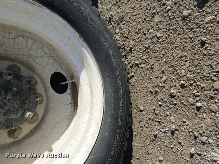 image for item DB5980 1994 International 9200 dry fertilizer tender truck