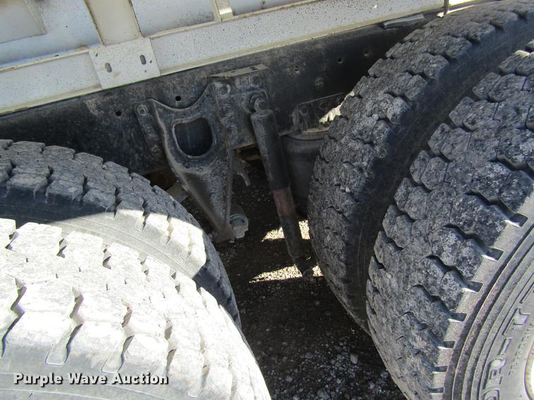 image for item DB5980 1994 International 9200 dry fertilizer tender truck