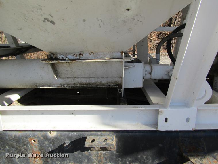 image for item DB5980 1994 International 9200 dry fertilizer tender truck