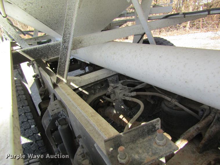 image for item DB5980 1994 International 9200 dry fertilizer tender truck