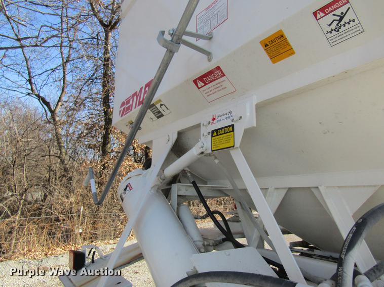 image for item DB5980 1994 International 9200 dry fertilizer tender truck