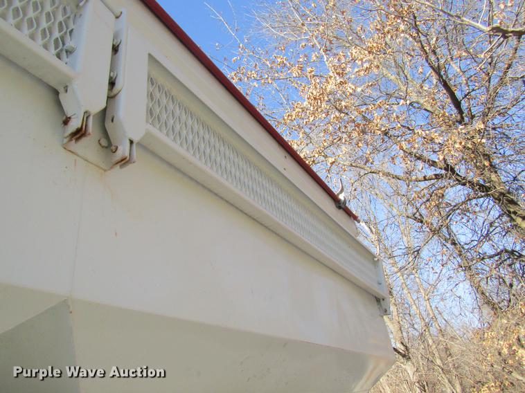 image for item DB5980 1994 International 9200 dry fertilizer tender truck