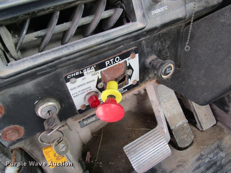 image for item DB5980 1994 International 9200 dry fertilizer tender truck