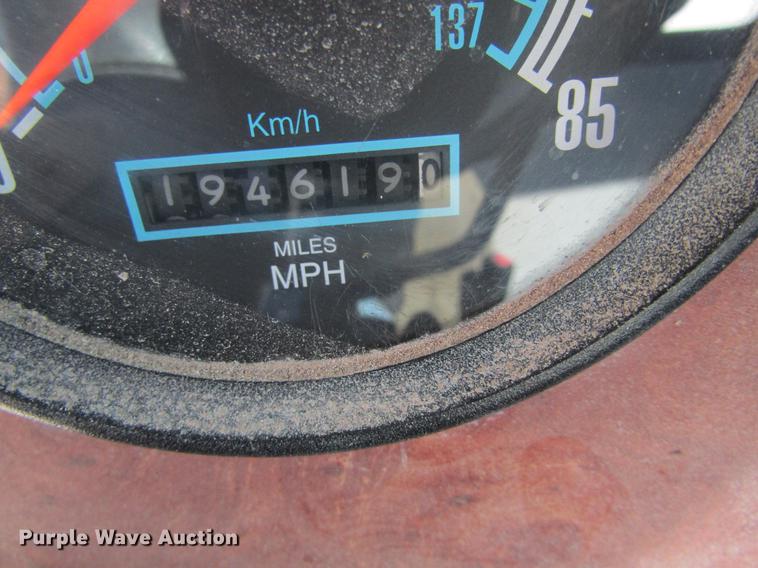 image for item DB5980 1994 International 9200 dry fertilizer tender truck