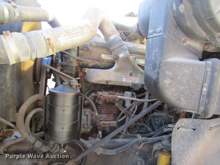 image for item DB5980 1994 International 9200 dry fertilizer tender truck