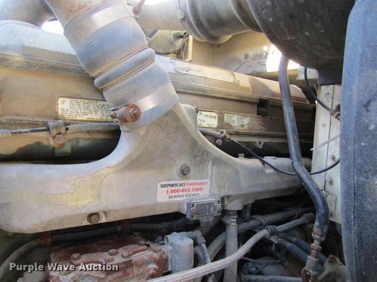 image for item DB5980 1994 International 9200 dry fertilizer tender truck