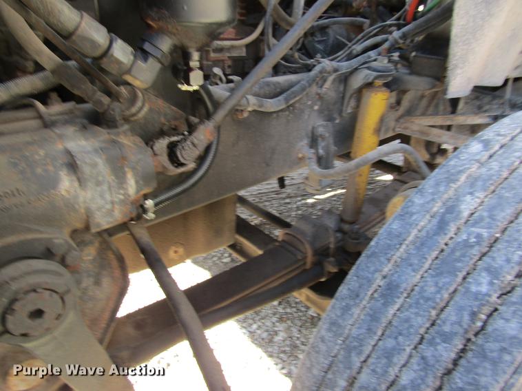 image for item DB5980 1994 International 9200 dry fertilizer tender truck