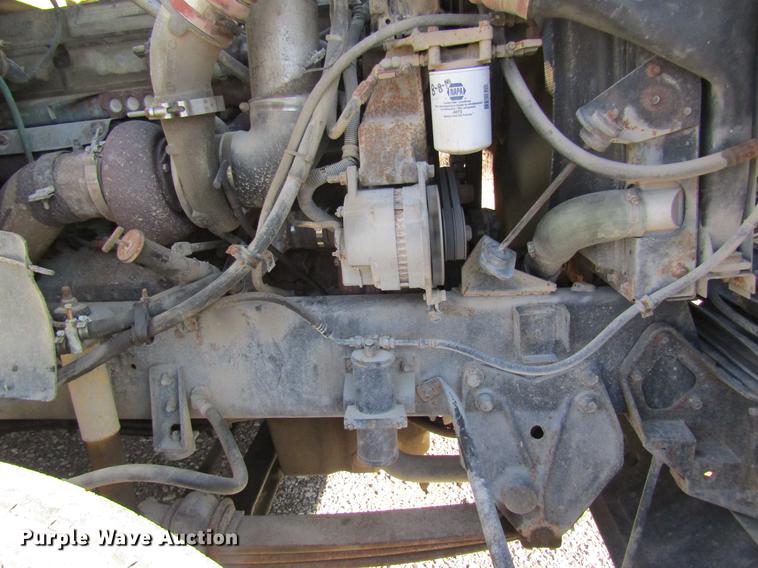 image for item DB5980 1994 International 9200 dry fertilizer tender truck