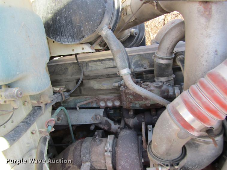 image for item DB5980 1994 International 9200 dry fertilizer tender truck