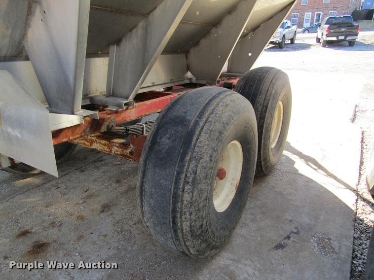 image for item DB5981 Ag Systems AG600 dry fertilizer spreader