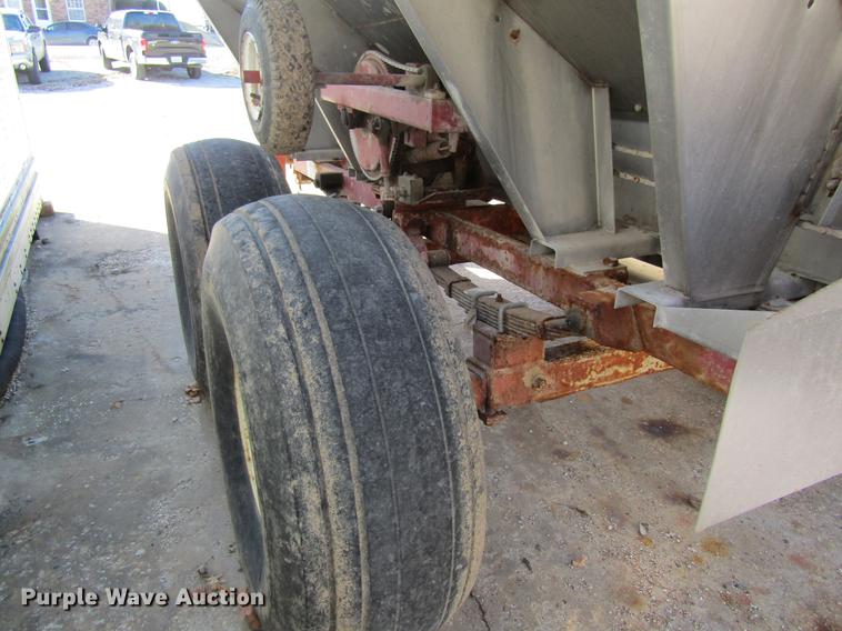 image for item DB5981 Ag Systems AG600 dry fertilizer spreader