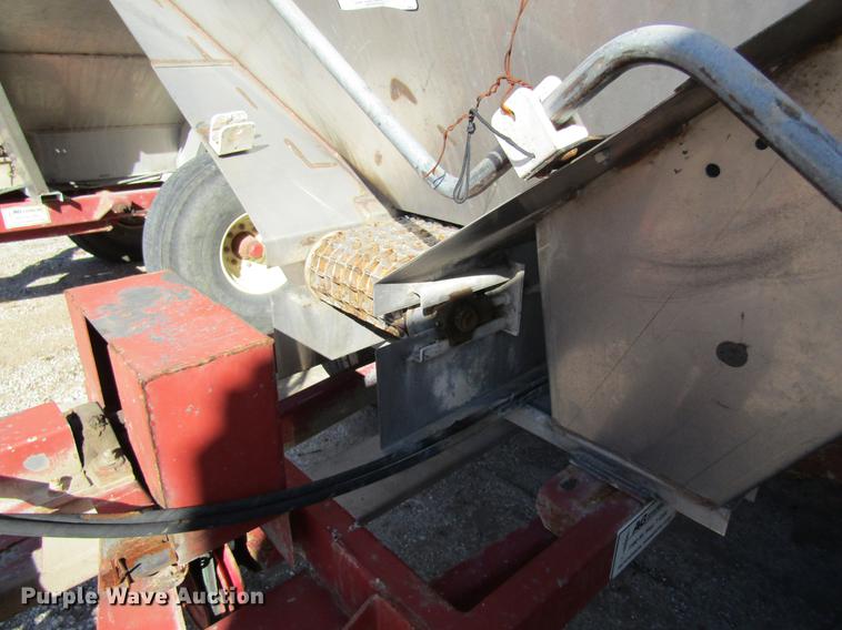 image for item DB5981 Ag Systems AG600 dry fertilizer spreader