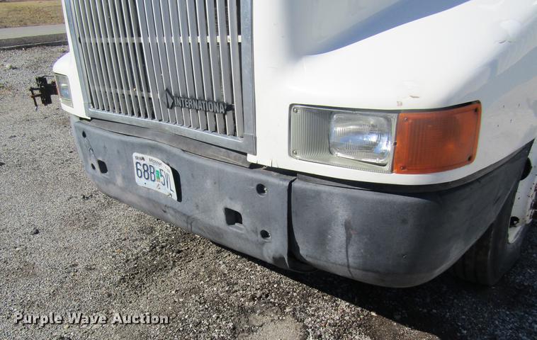 image for item DB5984 1995 International 9400 nurse tank truck