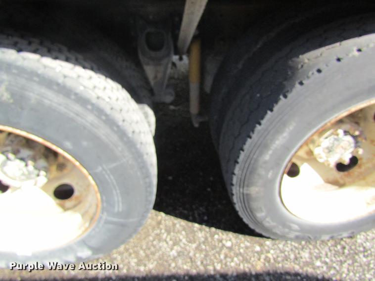 image for item DB5984 1995 International 9400 nurse tank truck