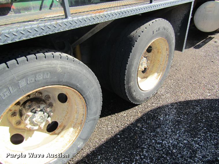 image for item DB5984 1995 International 9400 nurse tank truck