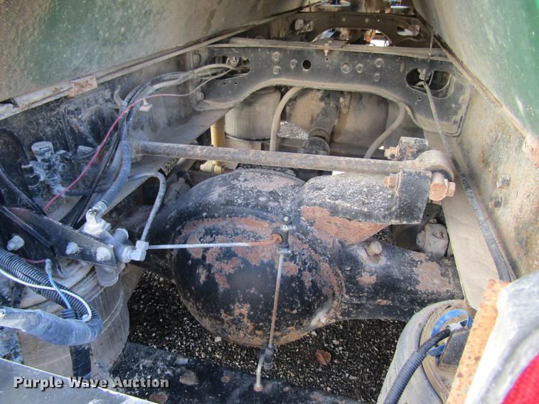 image for item DB5984 1995 International 9400 nurse tank truck