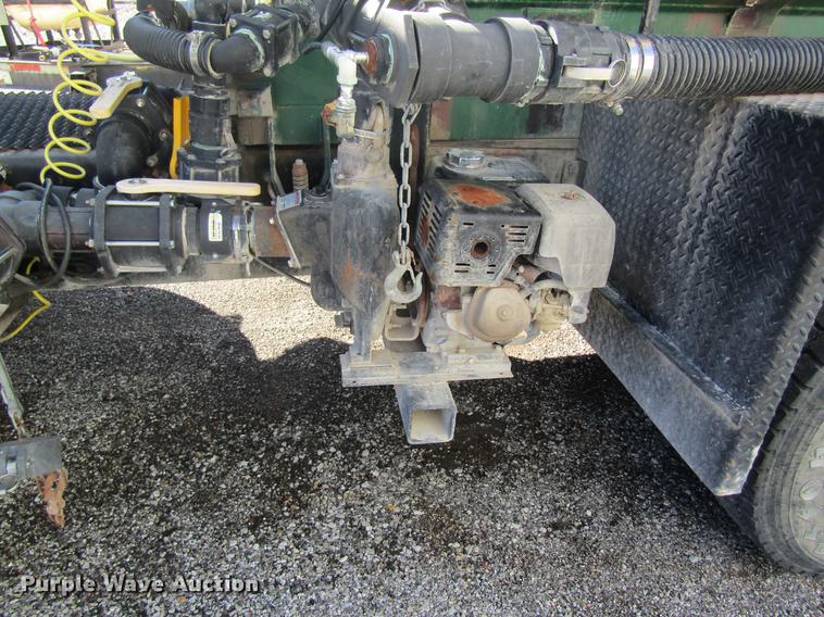 image for item DB5984 1995 International 9400 nurse tank truck