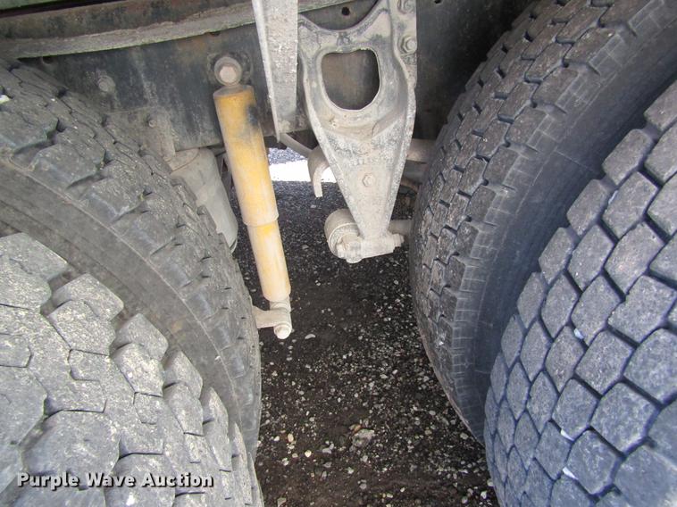 image for item DB5984 1995 International 9400 nurse tank truck