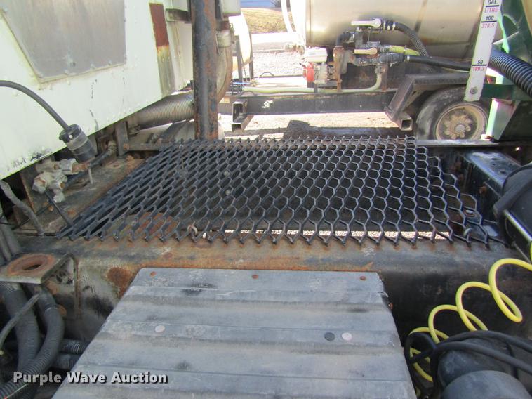 image for item DB5984 1995 International 9400 nurse tank truck