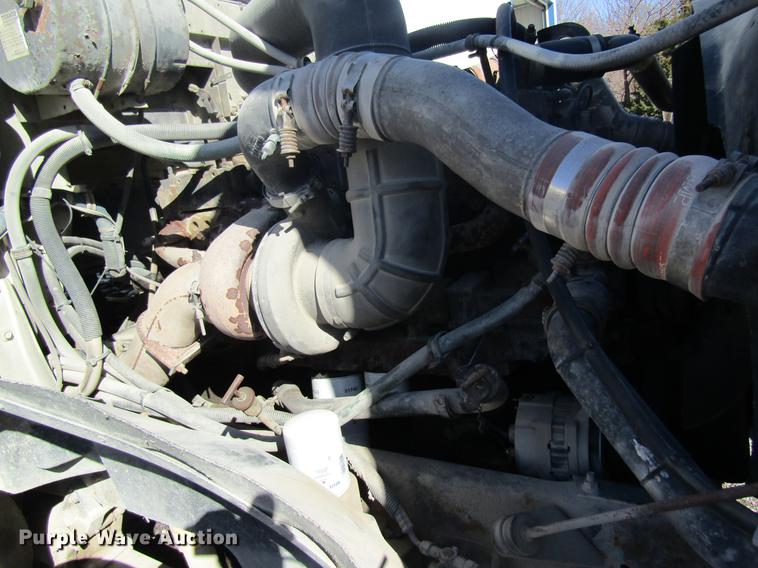 image for item DB5984 1995 International 9400 nurse tank truck