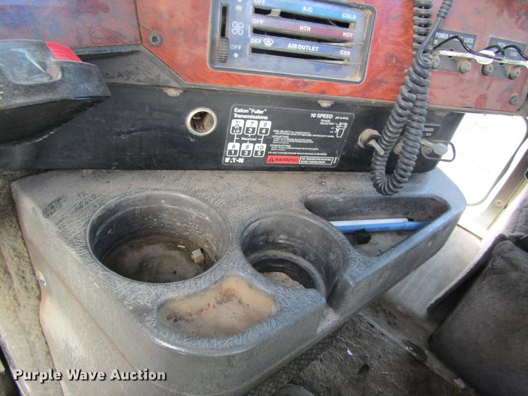 image for item DB5984 1995 International 9400 nurse tank truck