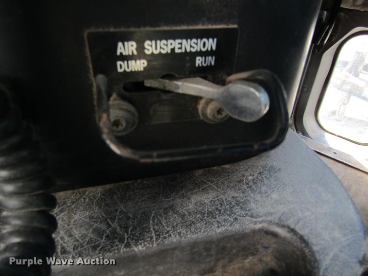 image for item DB5984 1995 International 9400 nurse tank truck