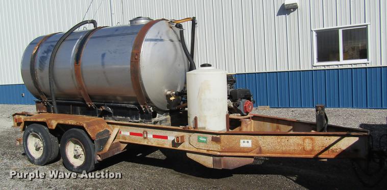 image for item DB5985 1998 Behnke B-B nurse tank trailer